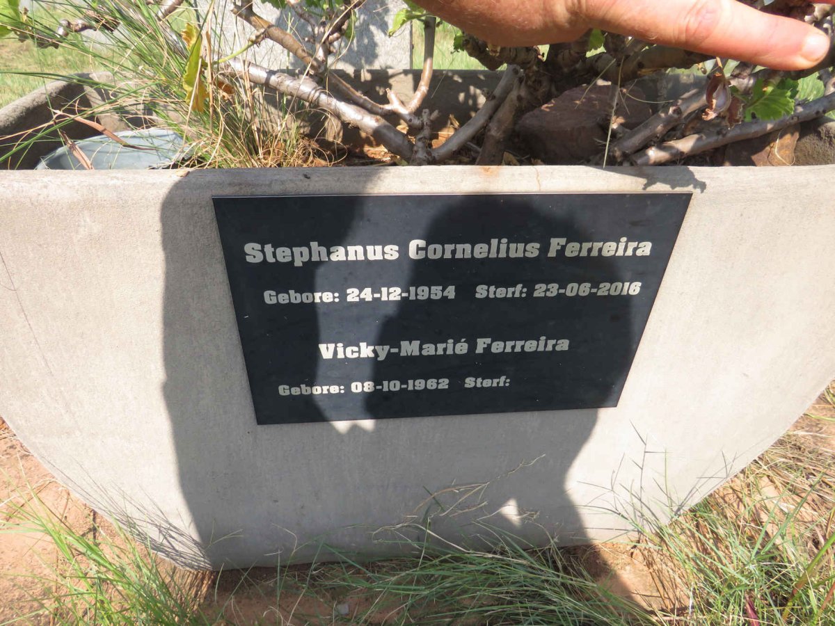 FERREIRA Stephanus Cornelius 1954-2016 & Vicky-Marie 1962- 