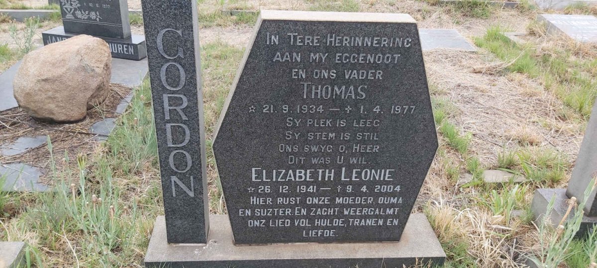 GORDON Thomas 1934-1977 & Elizabeth Leonie 1941-2004