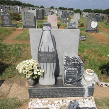 HARVEY Johan 1955-2021 :: HARVEY Eric 1989-2019 _1