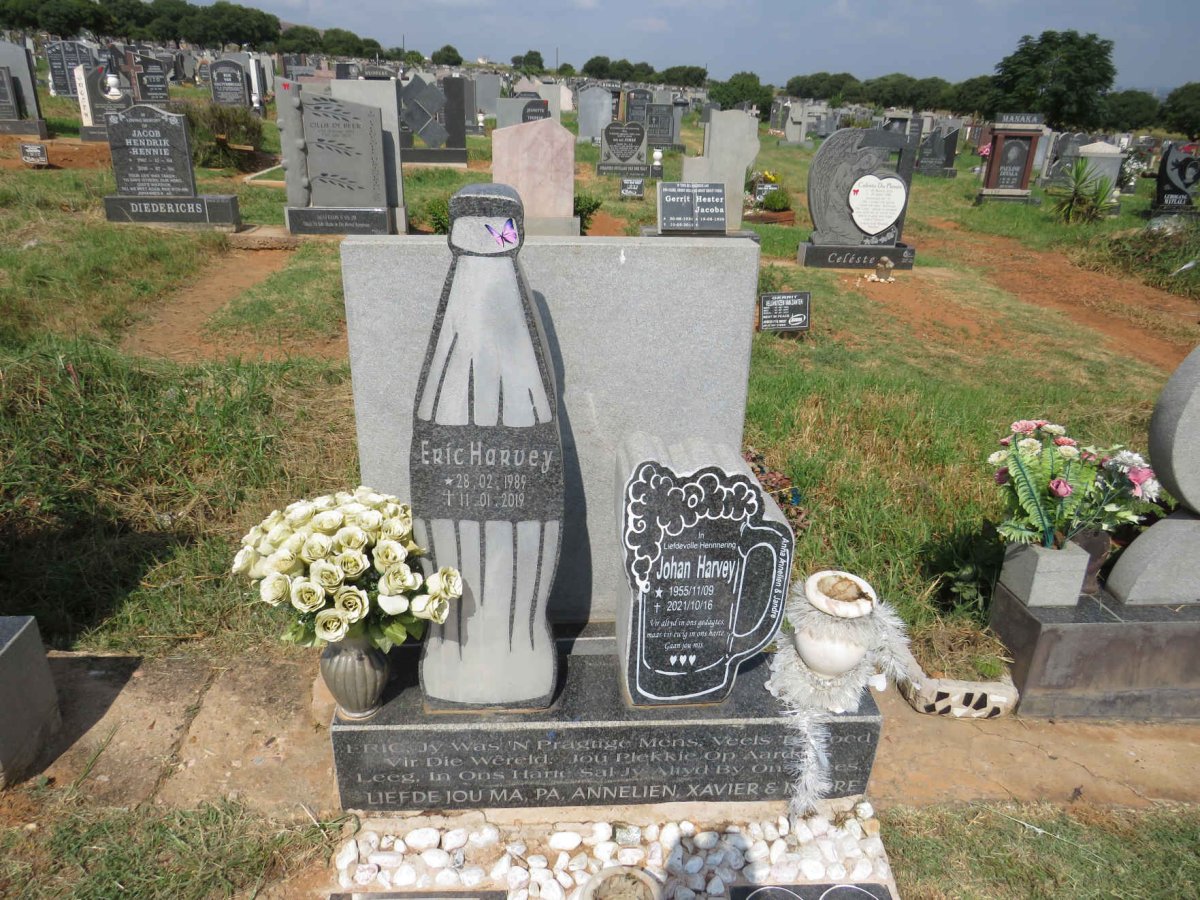 HARVEY Johan 1955-2021 :: HARVEY Eric 1989-2019 _1