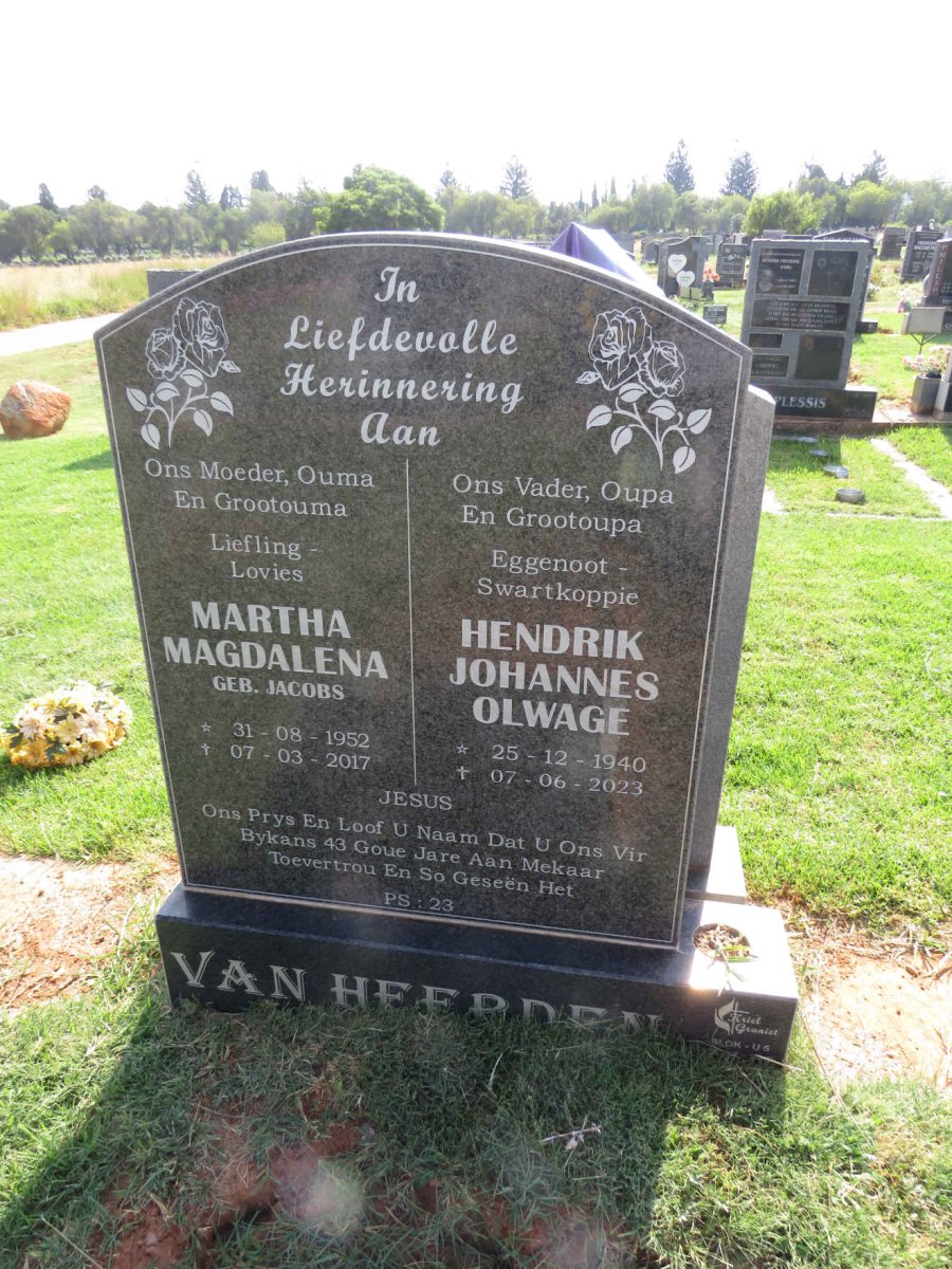 HEERDEN Hendrik Johannes Olwage, van 1940-2023 & Martha Magdalena JACOBS 1952-2017