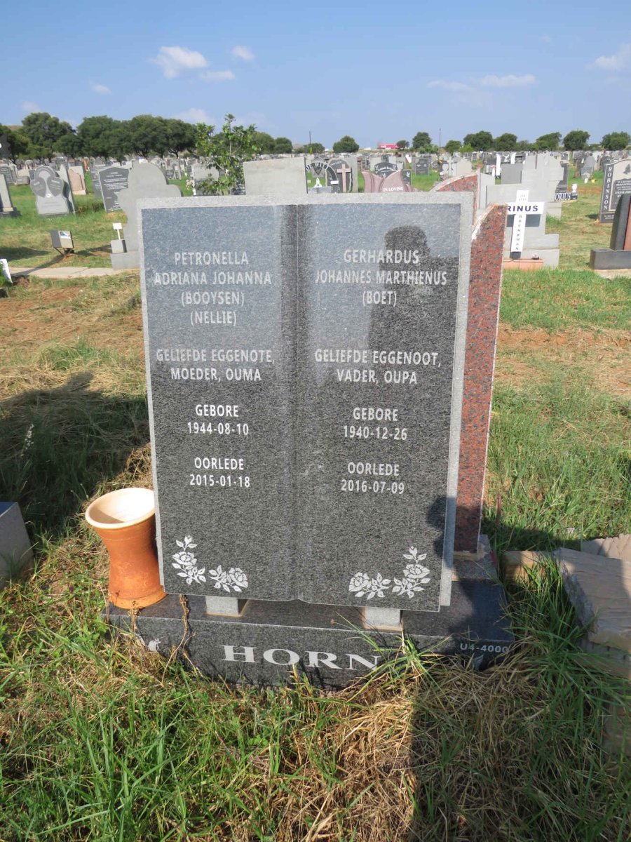 HORN Gerhardus Johannes Marthienus 1940-2016 & Petronella Adriana Johanna BOOYSEN 1944-2015