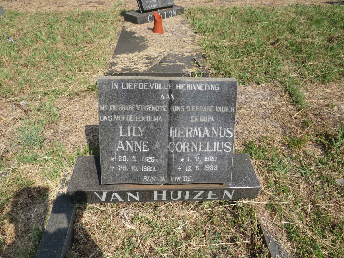 HUIZEN Hermanus Cornelius, van 1920-1988 & Lily Anne 1926-1983