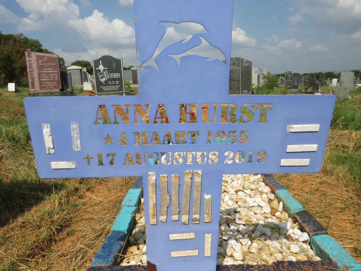 HURST Anna 1955-2019