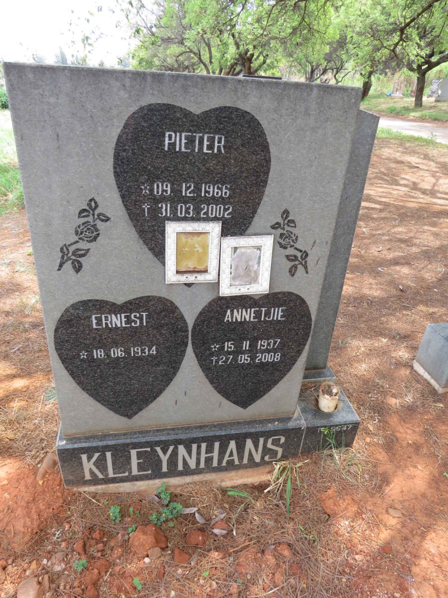 KLEYNHANS Ernest 1934- :: KLEYNHANS Annetjie 1937-2008 :: KLEYNHANS Pieter 1966-2002