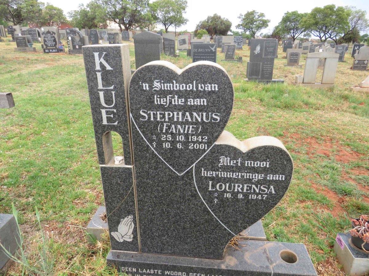 KLUE Stephanus 1942-2001 & Lourensa 1947-