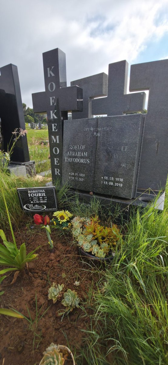 KOEKEMOER Roelof Abraham Theodorus 1935-2021 & Estelle Fay TREVENA 1938-2019 :: FOURIE Marietha 1962-2023_1