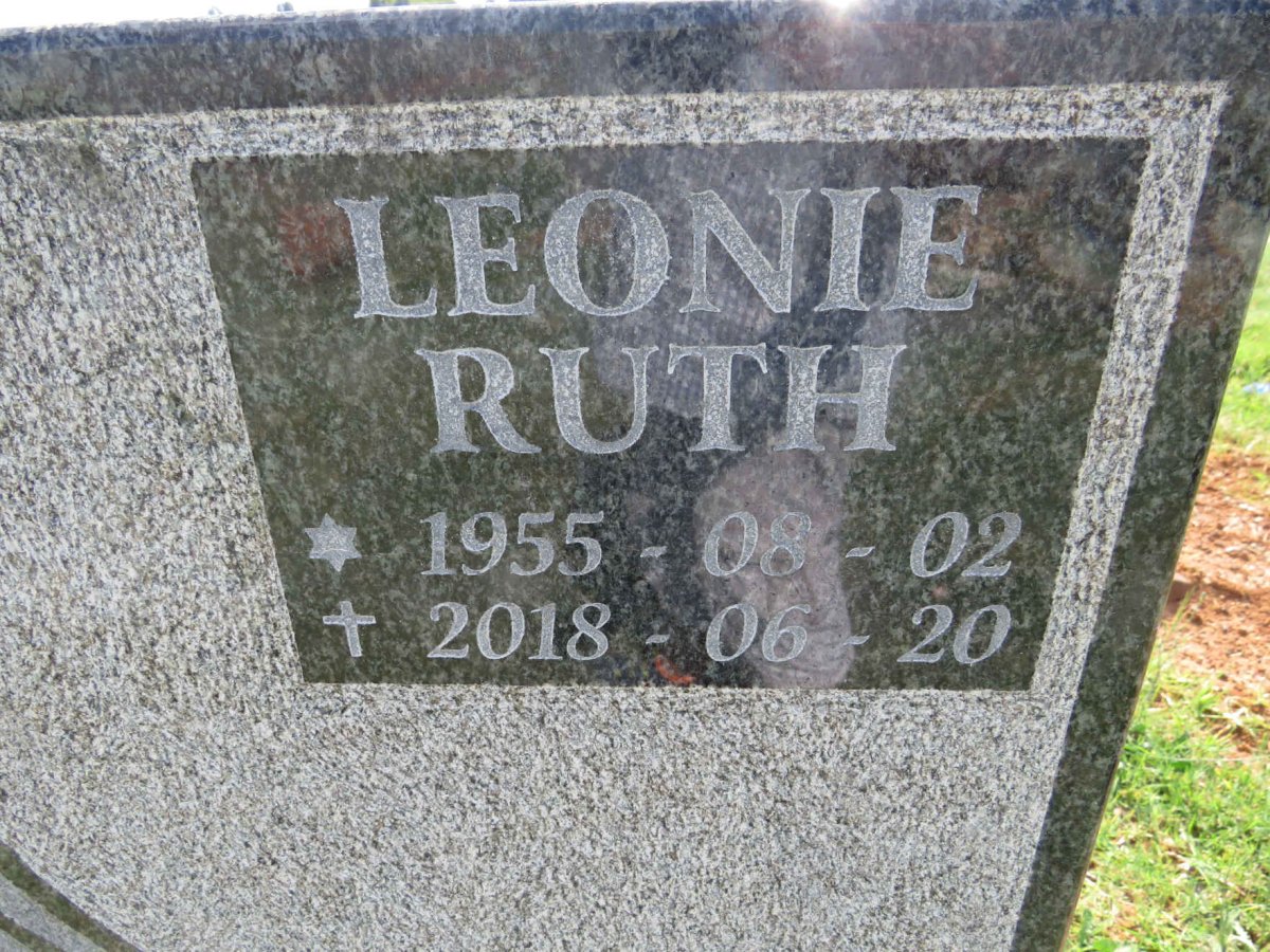 KOEKEMOER Benjamin Phillip Auret 1958-2015 & Leonie Ruth 1955-2018 _2