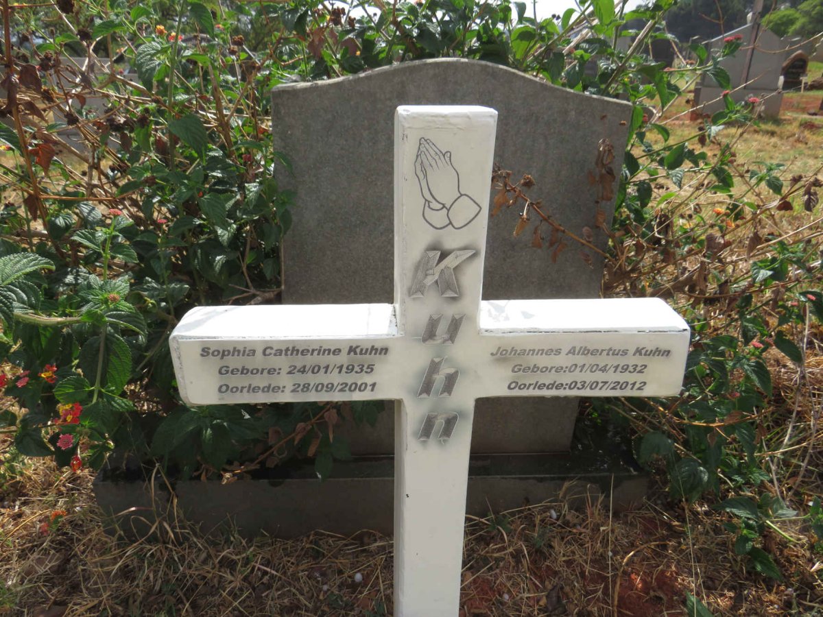 KUHN Johannes Albertus 1932-2012 & Sophia Catherine 1935-2001