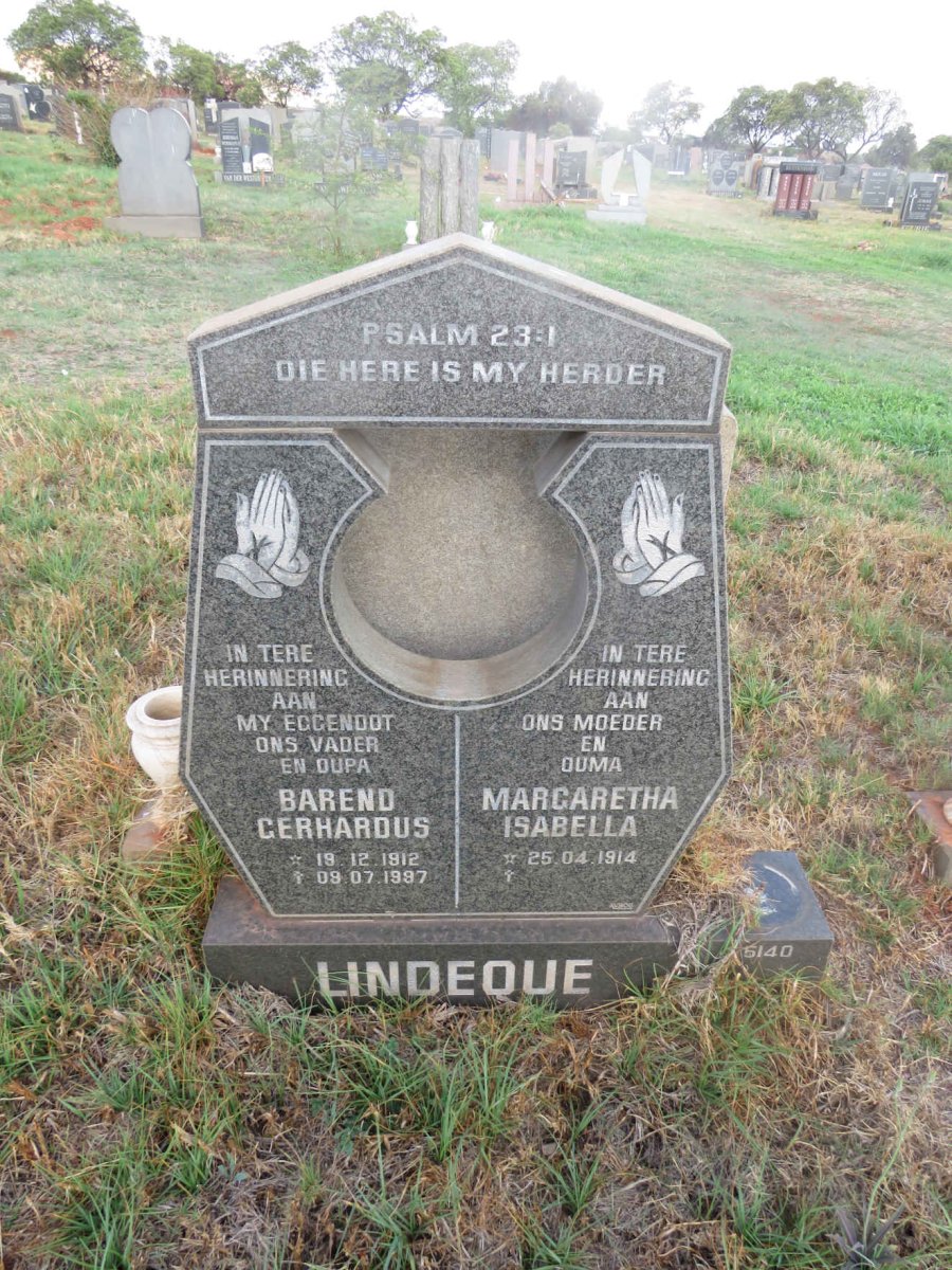 LINDEQUE Barend Gerhardus 1912-1997 & Margaretha Isabella 1914-