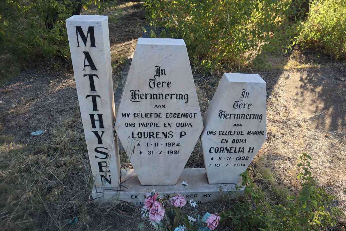 MATTHYSEN Lourens P. 1924-1991 & Cornelia H. 1932-2014