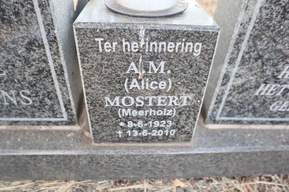 MERWE Carel Nicolaas, van der 1927-2001 & Sarah 1928-2010 :: MOSTERT  A.M. nee MEERHOLZ 1923-2010 _2