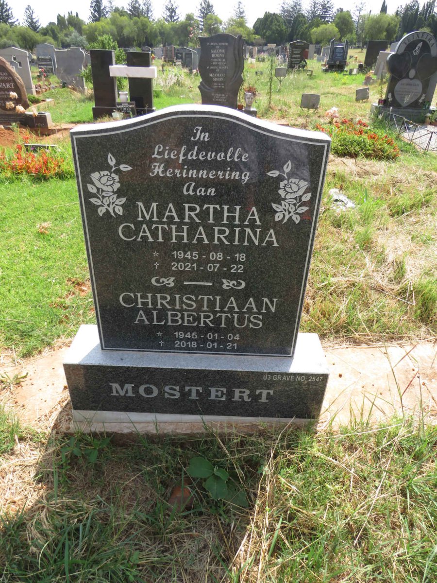 MOSTERT Christiaan Albertus 1945-2018 & Martha Catharina 1945-2021