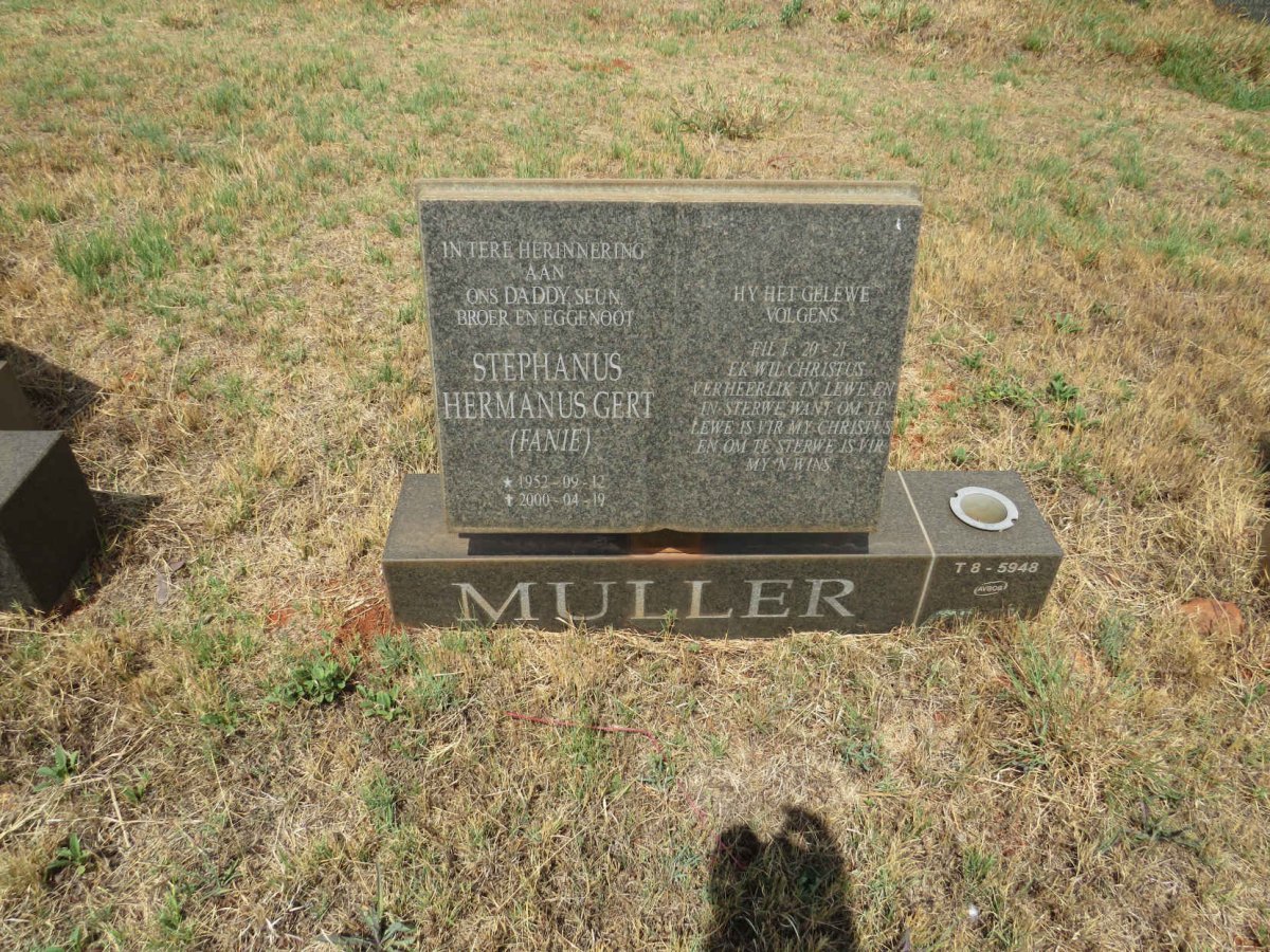 MULLER Stephanus Hermanus Gert 1952-2000