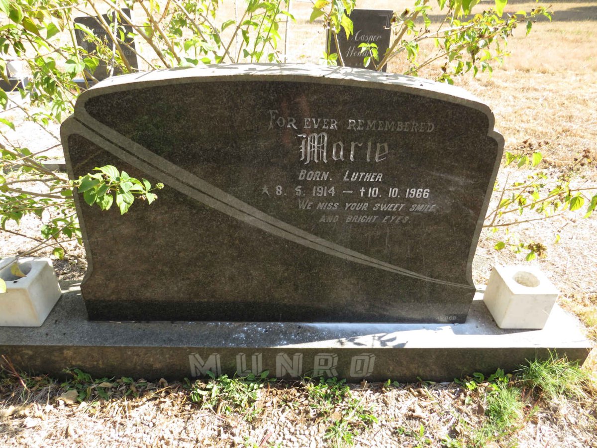 MUNRO Marie nee LUTHER 1914-1966