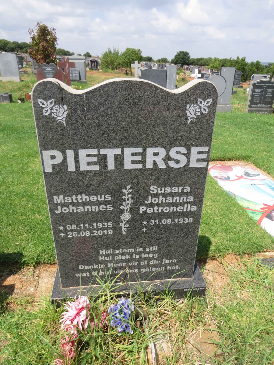 PIETERSE Mattheus Johannes 1935-2019 & Susara Johanna Petronella 1938- 