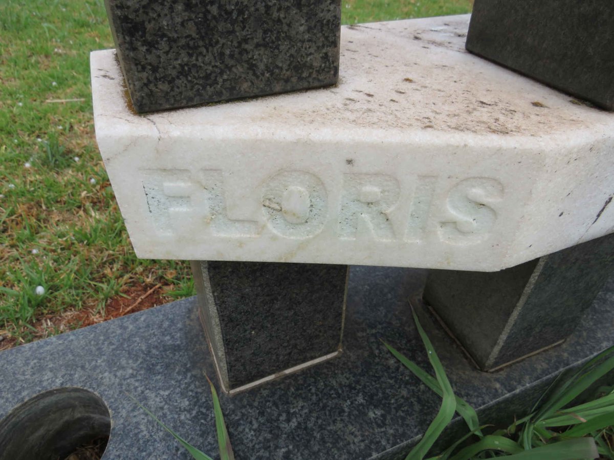 PLESSIS Floris, du 1924-2001 & Grace 1927-2001 _2