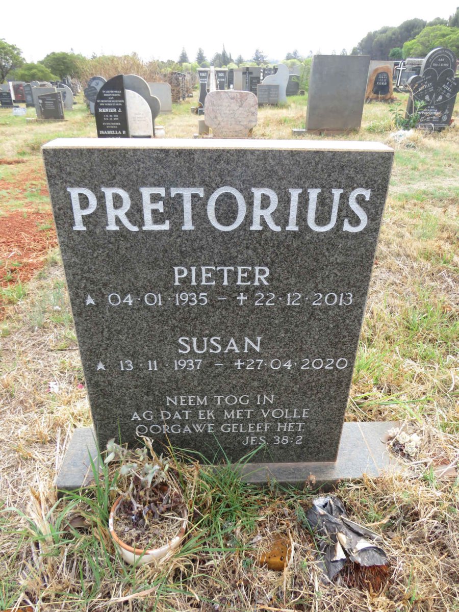 PRETORIUS Pieter 1935-2013 & Susan 1937-2020 