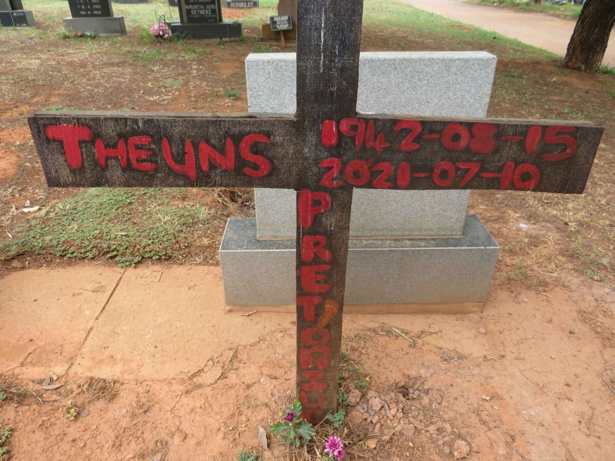 PRETORIUS Theuns 1942-2021
