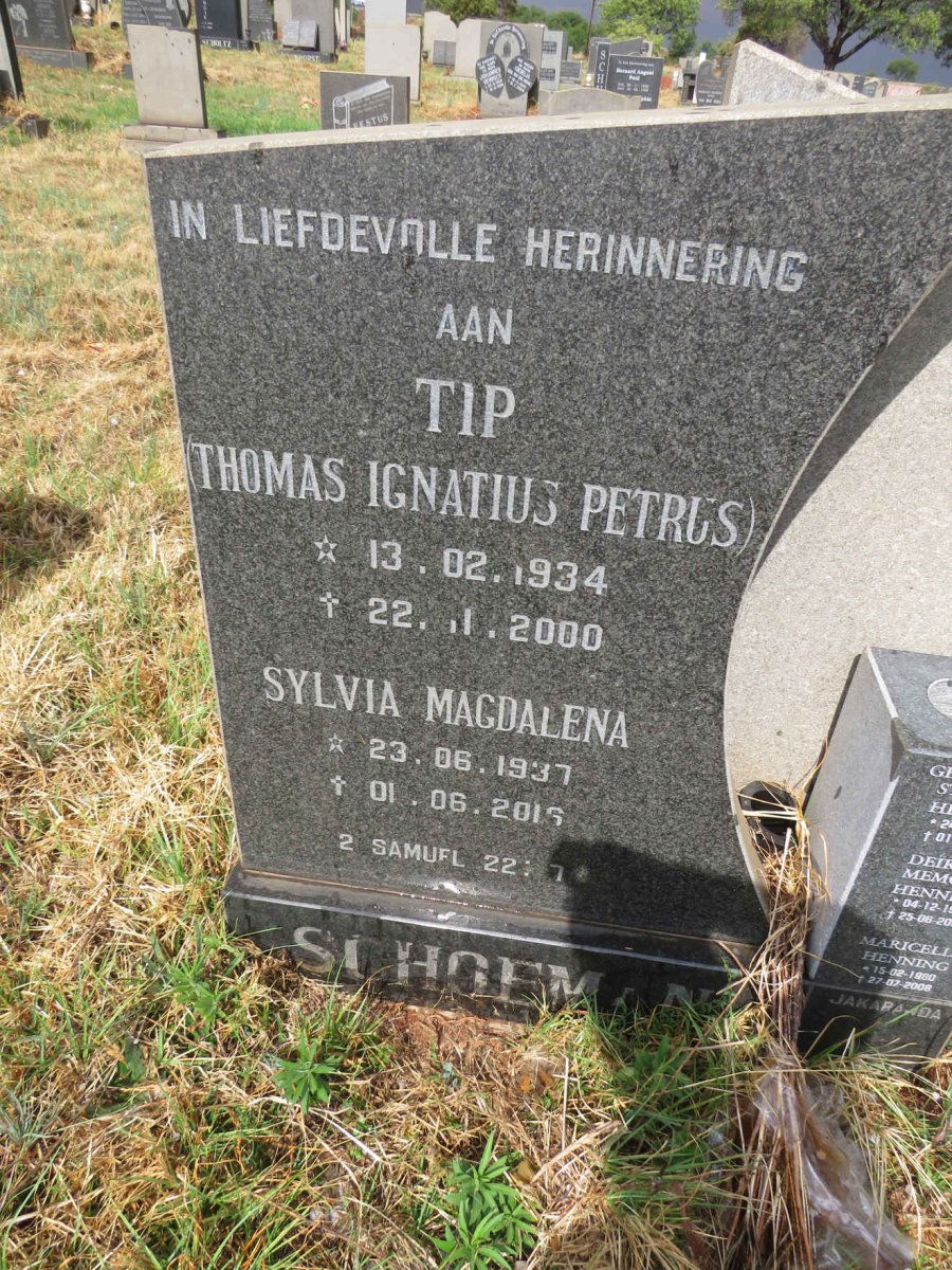 SCHOEMAN Thomas Ignatius Petrus 1934-2000 & Sylvia Magdalena 1937-2016 :: HENNING Gerhardus Stefanes 1956-2019 & Deirdre Memory 1957-2020 :: HENNING Maricelle 1980-2008 _1