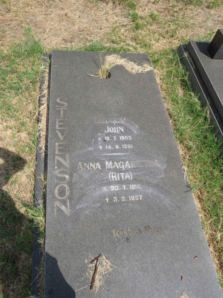 STEVENSON Douglas John 1905-1981 & Anna Magarietha 1914-1997