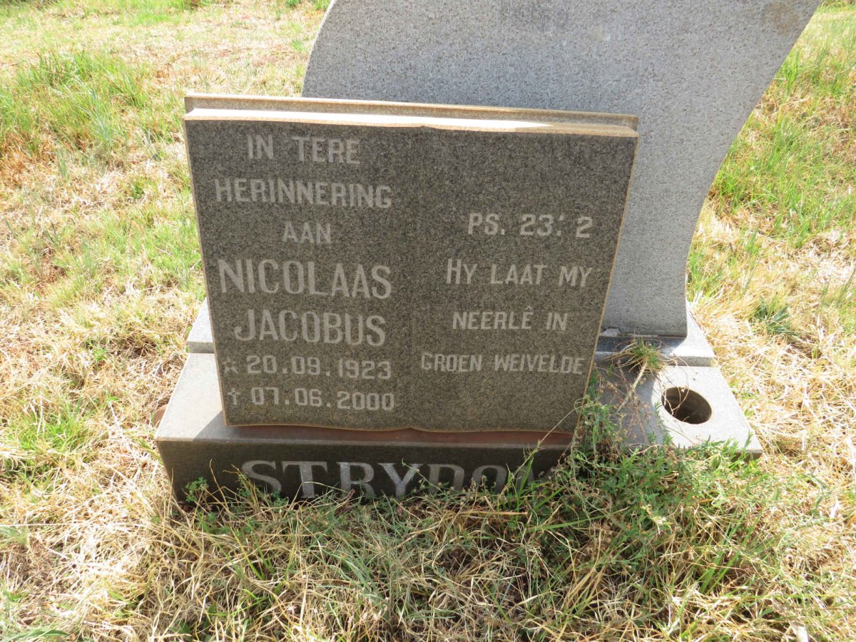 STRYDOM Nicolaas Jacobus 1923-2000