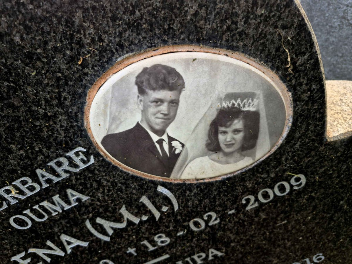 STONE I.J. 1943-2016 & M.J. 1949-2009 _2