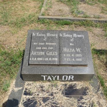 TAYLOR Arthur Giles 1905-1966 & Hilda W. 1909-1981
