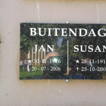 BUITENDAG Jan 1916-2006 &amp; Susan 1918-2004