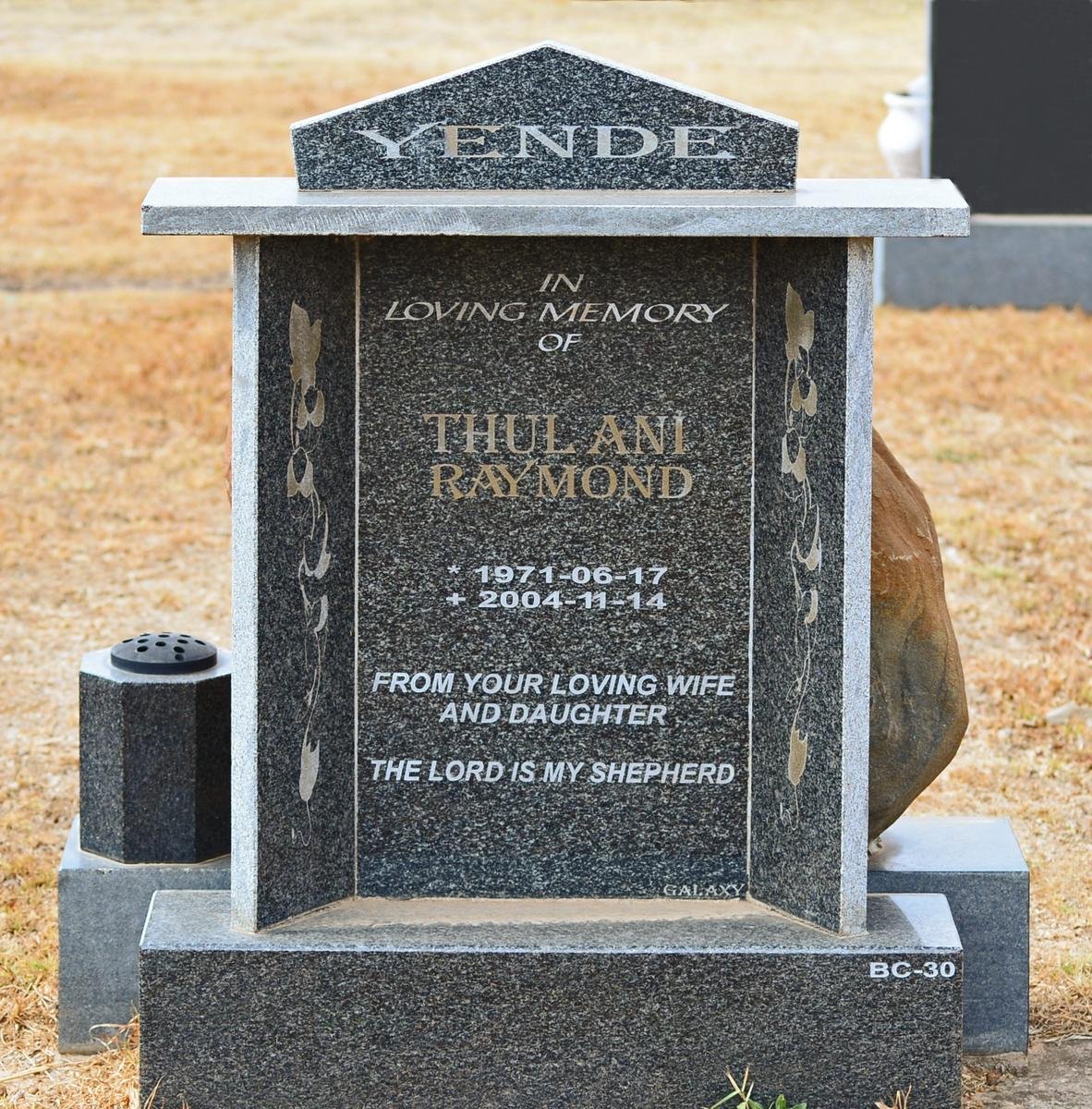 YENDE Thulani Raymond 1971-2004