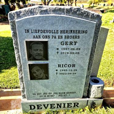 DEVENIER Gert 1957-2019 :: DEVENIER Ricor 1995-2022