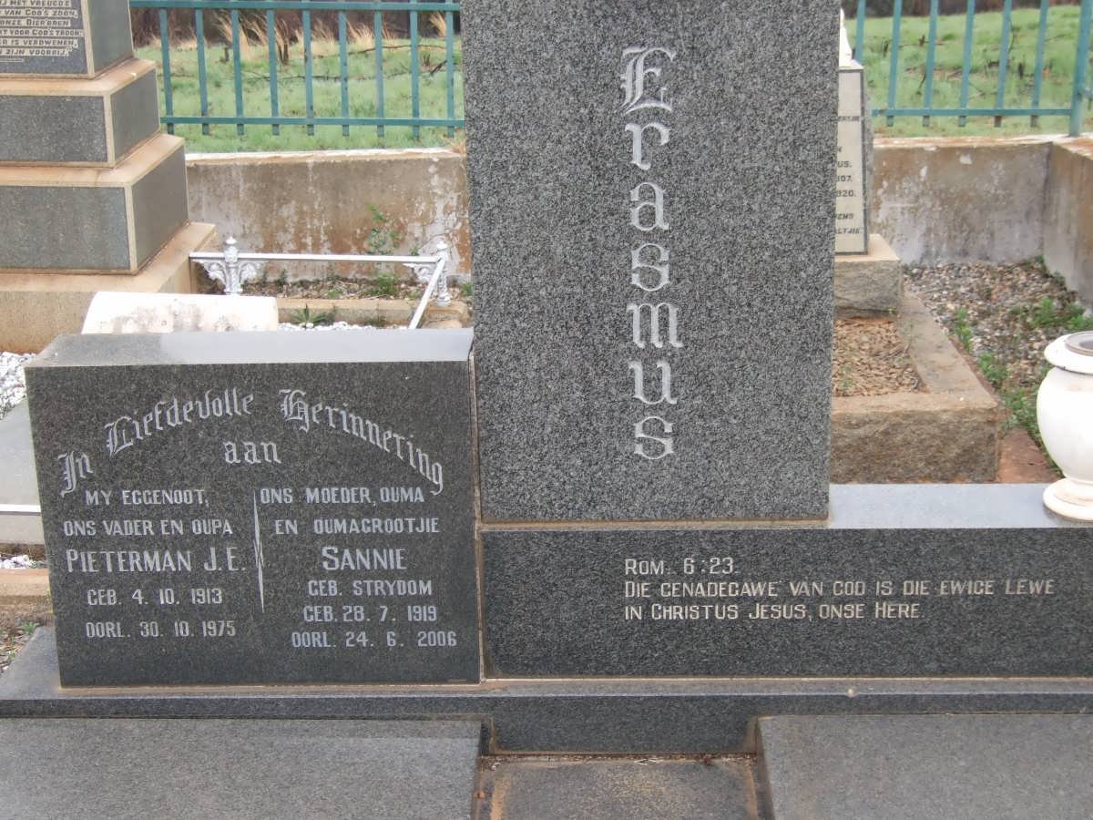 ERASMUS Pieterman J.E. 1913-1975 &amp; Sannie STRYDOM 1919-2006