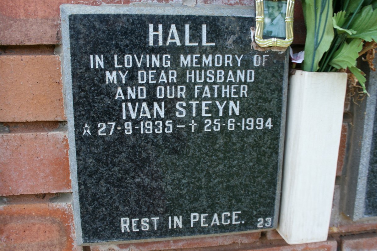 HALL Ivan Steyn 1935-1994