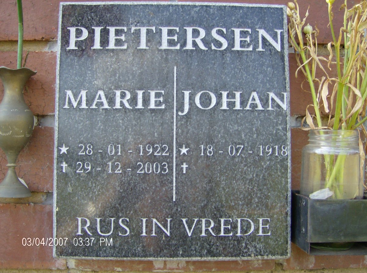 PIETERSEN Johan 1918- &amp; Marie 1922-2003