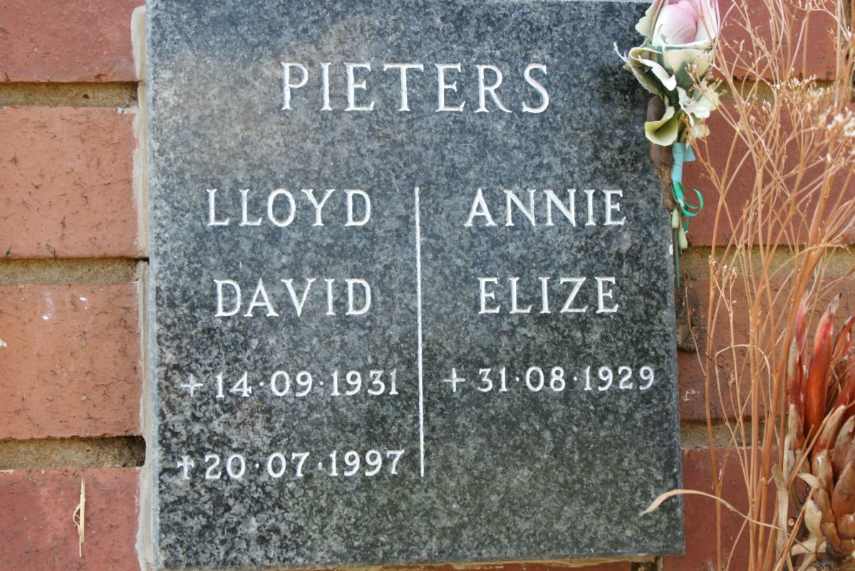 PIETERS Lloyd David 1931-1997 &amp; Annie Elize 1929-