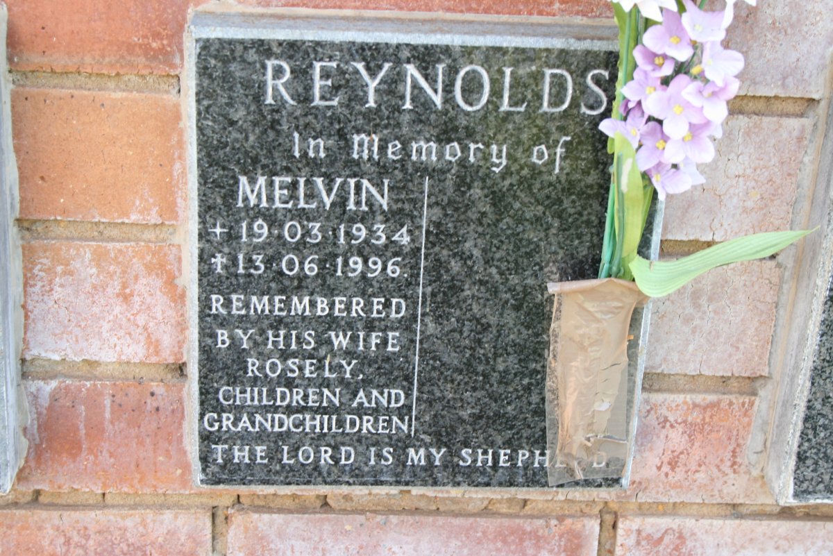 REYNOLDS Melvin 1934-1996