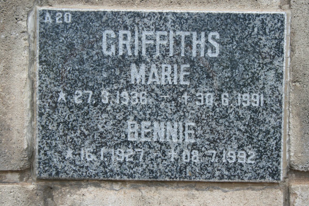 GRIFFITHS Bennie 1927-1992 &amp; Marie 1936-1991