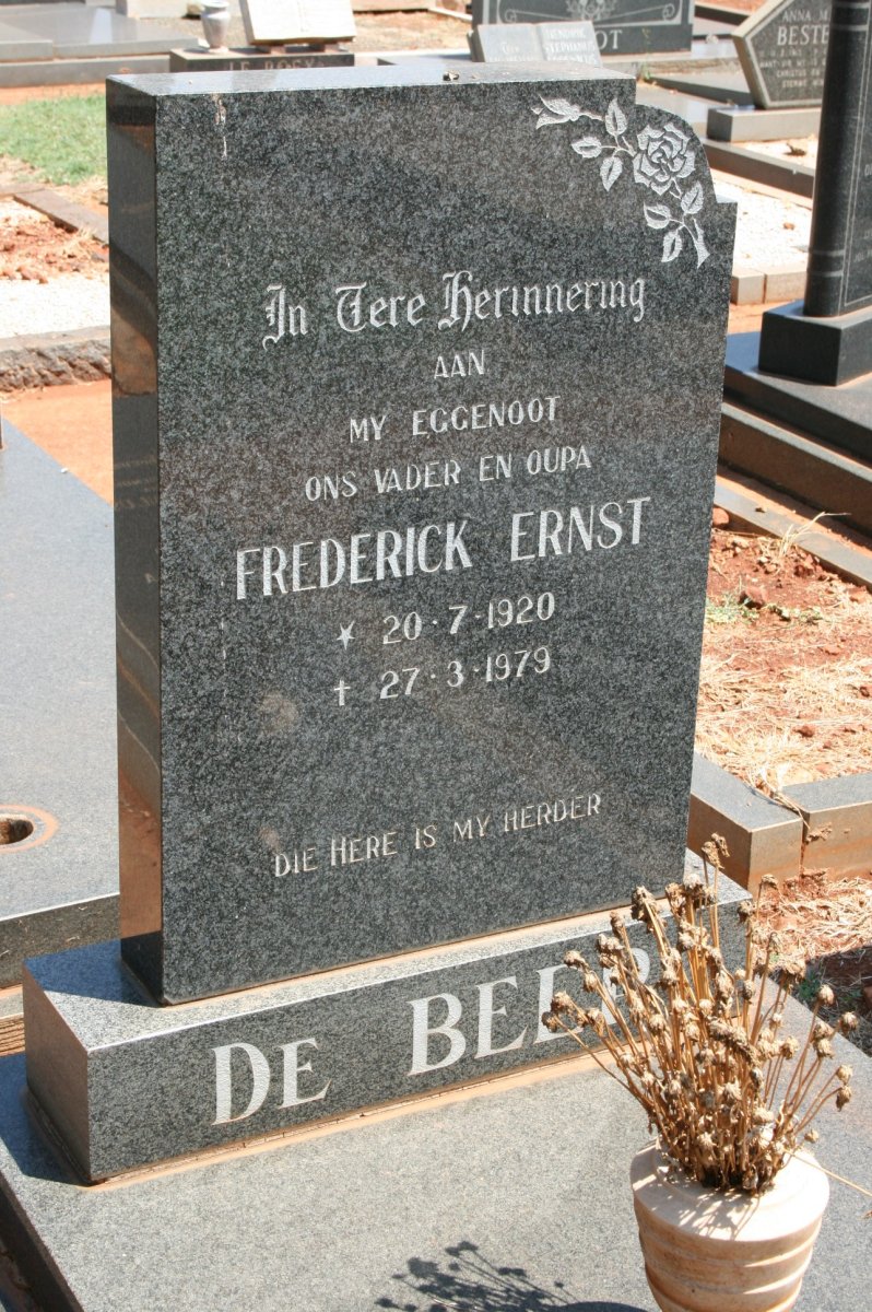 BEER Frederick Ernst, de 1920-1979