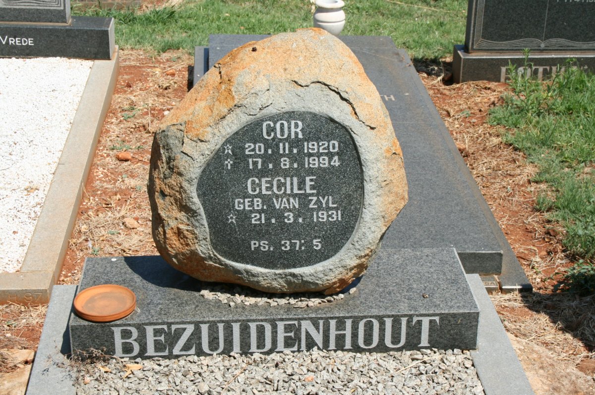 BEZUIDENHOUT Cor 1920-1994 &amp; Cecile VAN ZYL 1931-