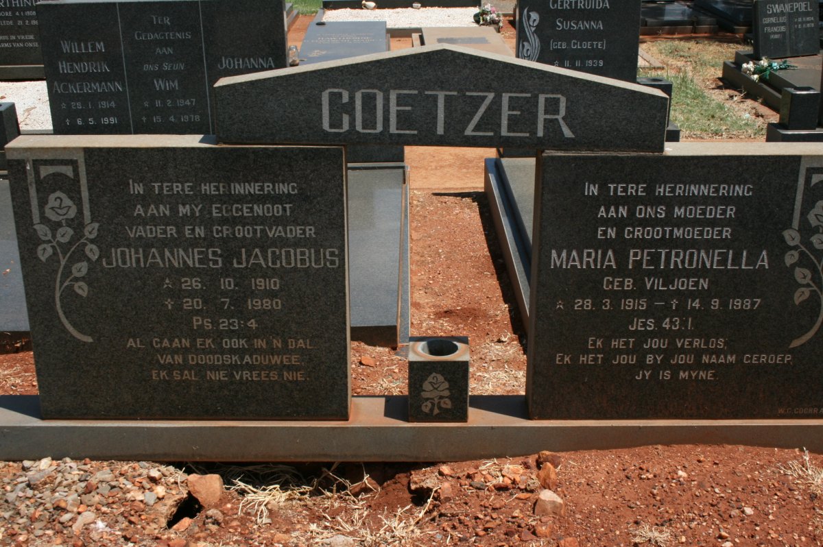 COETZER Johannes Jacobus 1910-1980 &amp; Maria Petronella VILJOEN 1915-1987