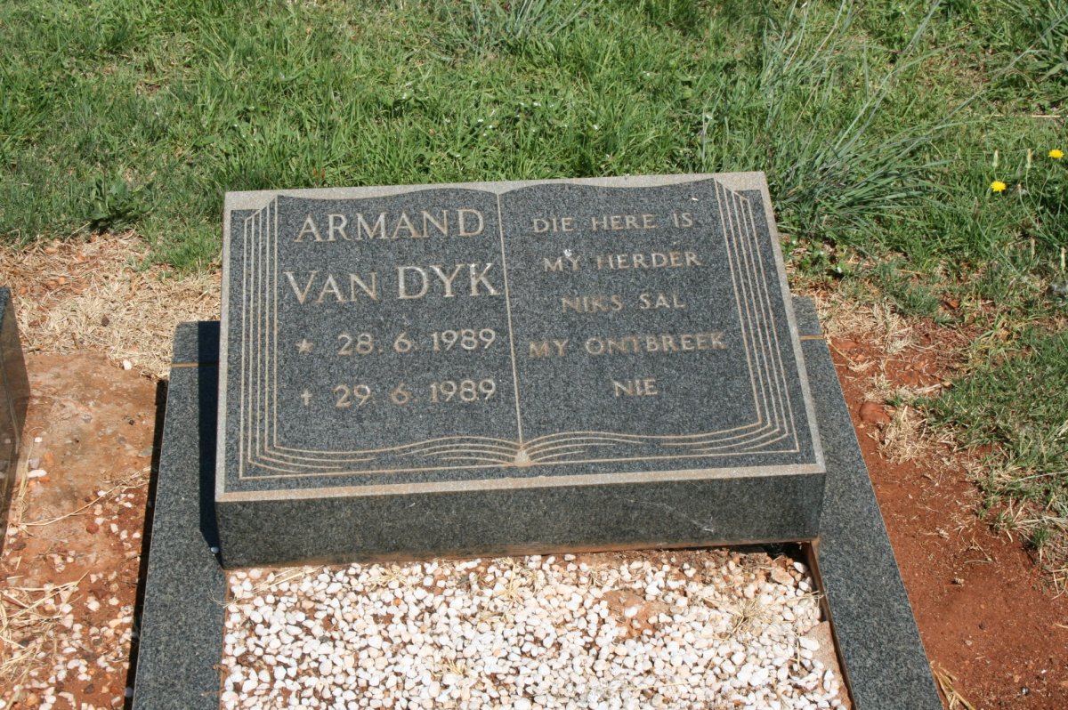 DYK Armand, van 1989-1989