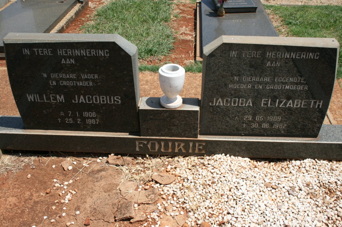 FOURIE Willem Jacobus 1908-1987 &amp; Jacoba Elizabeth 1909-1982
