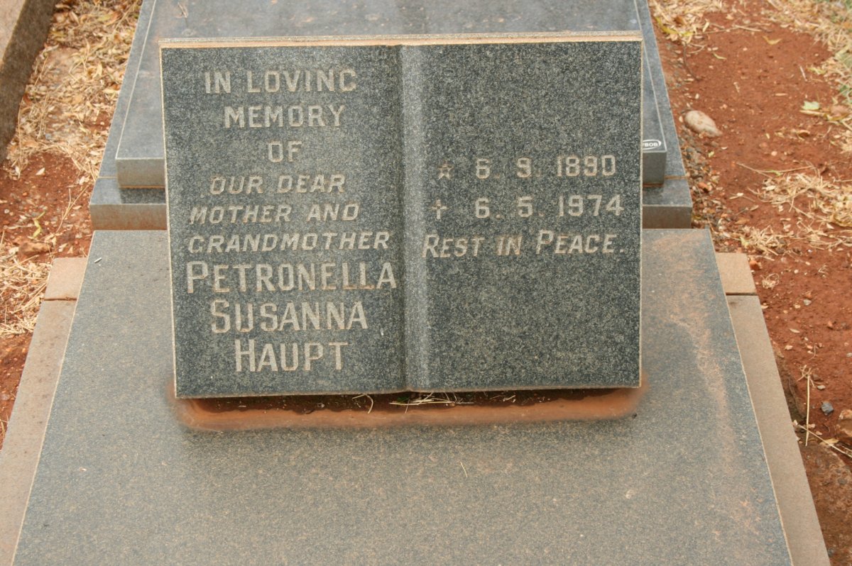 HAUPT Petronella Susanna 1890-1974