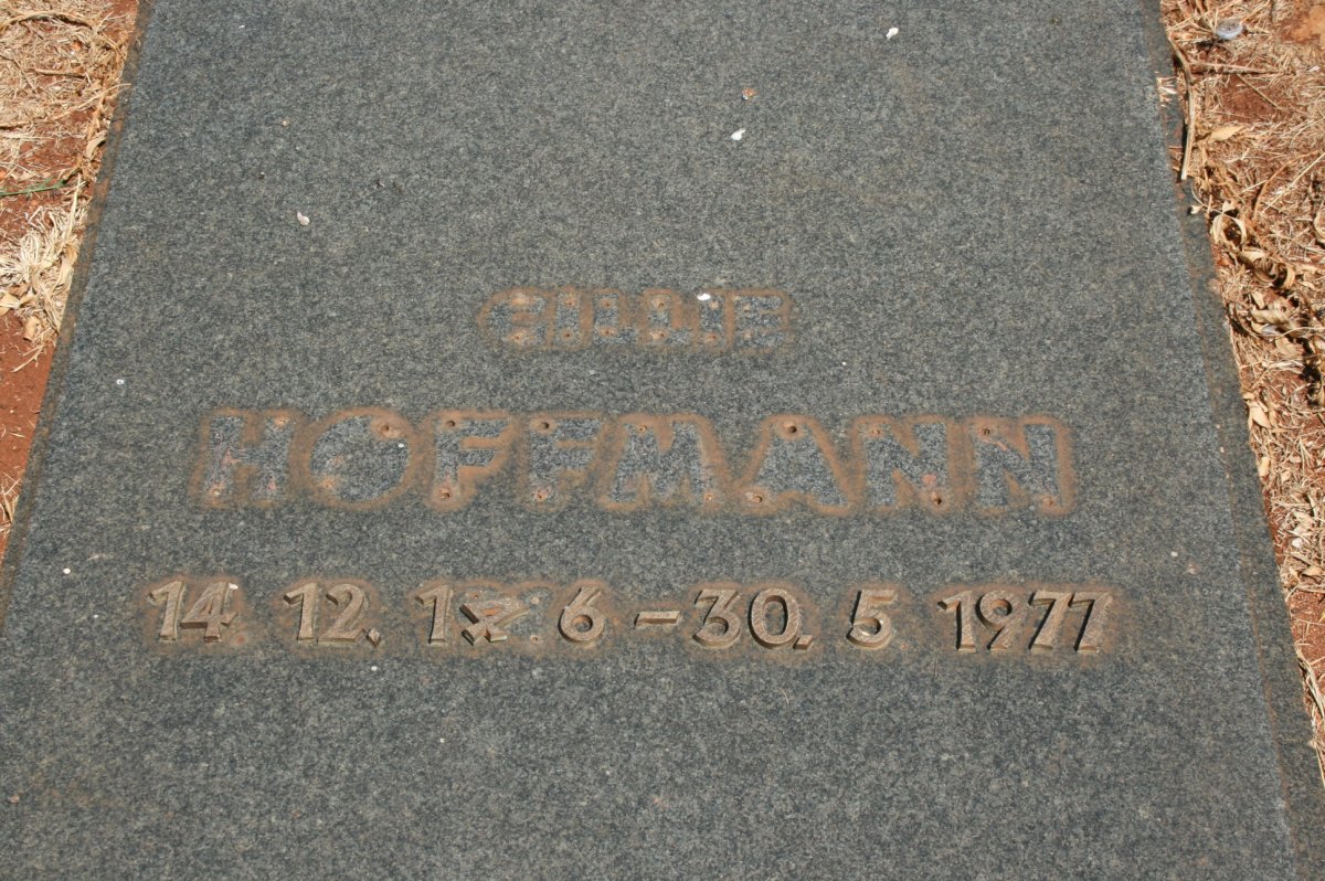 HOFFMANN Gillie 1946-1977