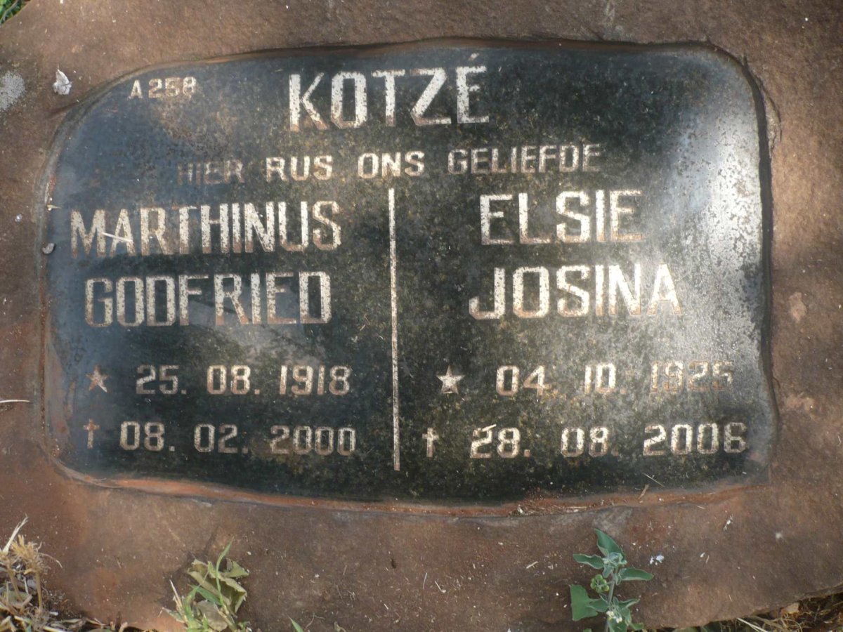 KOTZE Marthinus Godfried 1918-2000 &amp; Elsie Josina 1925-2006