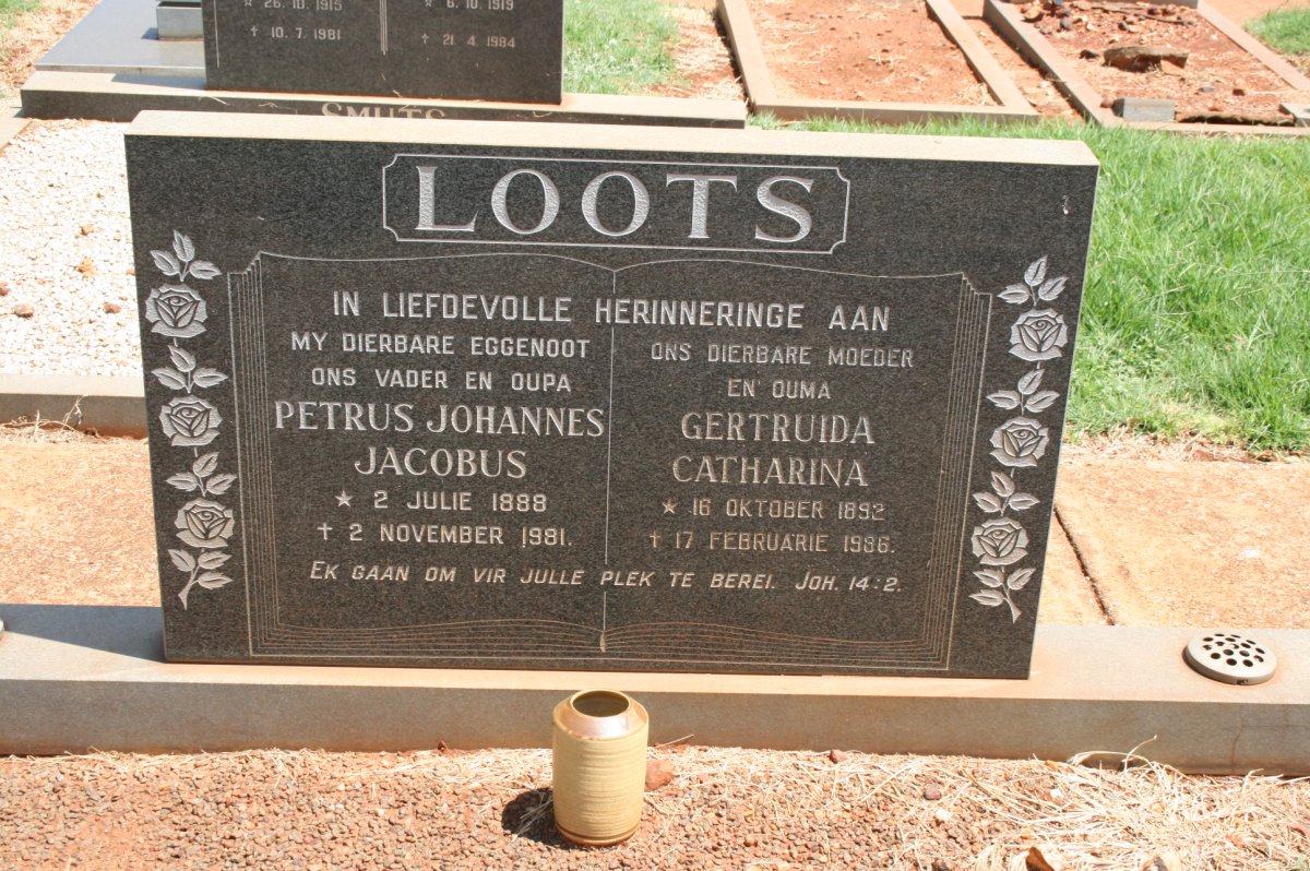 LOOTS Petrus Johannes Jacobus 1888-1981 &amp; Gertruida Catharina 1892-1986