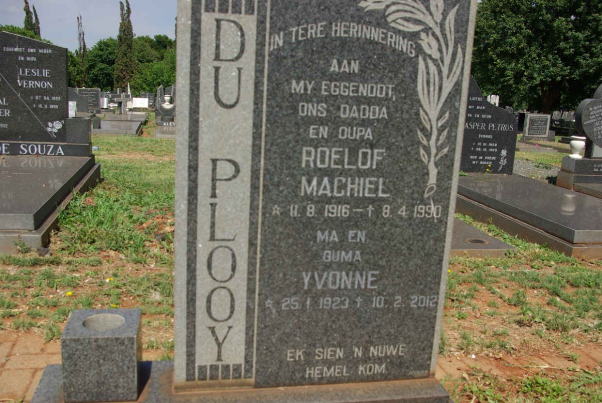 PLOOY Roelof Machiel, du 1916-1990 &amp; Yvonne 1923-2012