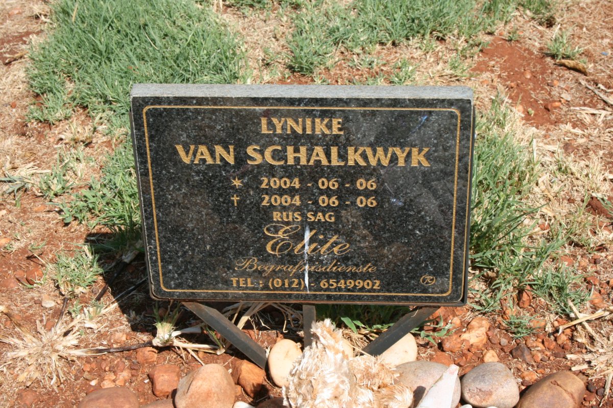 SCHALKWYK Lynike, van 2004-2004