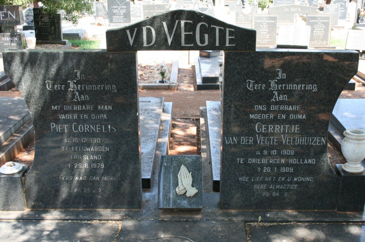 VEGTE Piet Cornelis, V.D. 1907-1979 &amp; Gerritje VELDHUIZEN 1908-1989