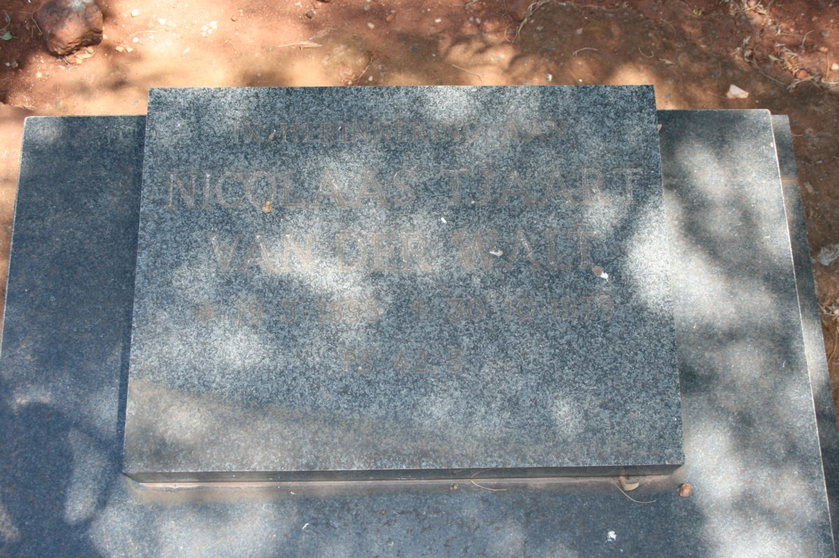 WALT Nicolaas Tjaart, van der 
